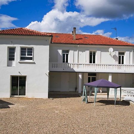 Moulin Des Tours Bed & Breakfast Barbaste Екстериор снимка