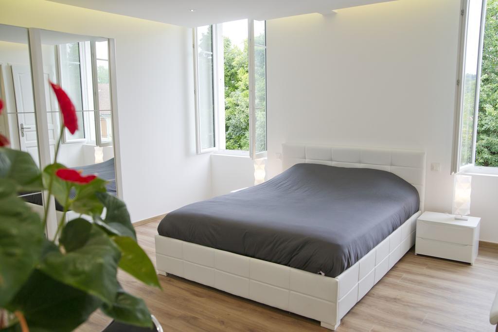 Moulin Des Tours Bed & Breakfast Barbaste Стая снимка