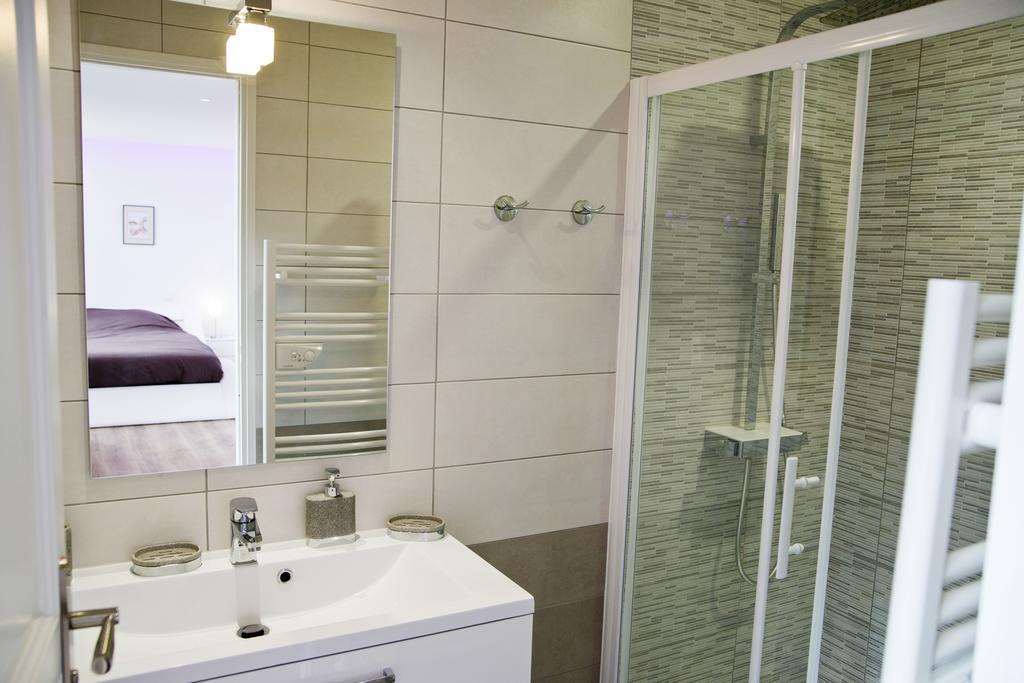 Moulin Des Tours Bed & Breakfast Barbaste Стая снимка